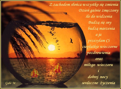 Rybki w akwarium miłego wieczoru